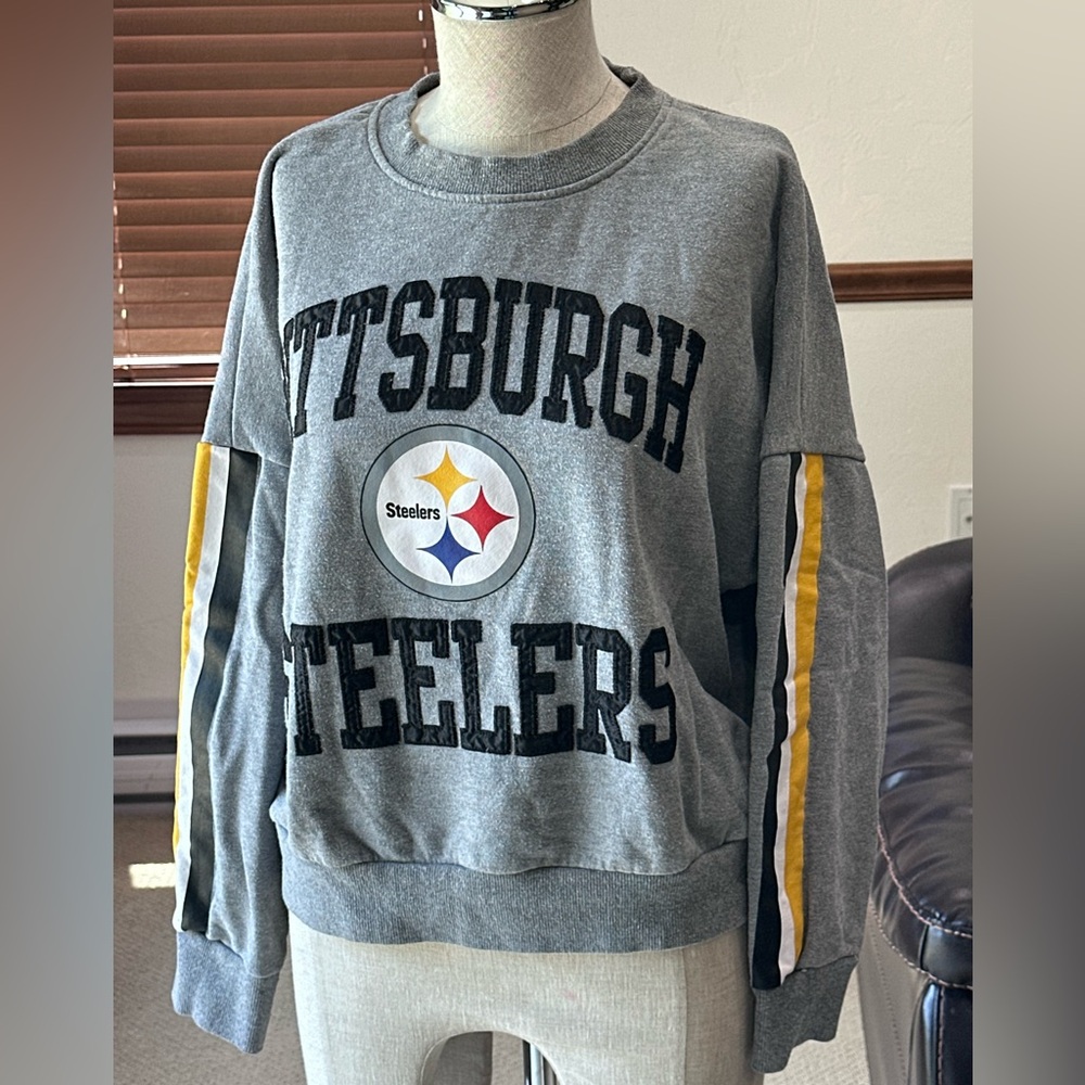 Gray and Yellow Steelers Crew Neck Sweatshirt